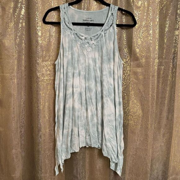 Torrid Tie Dye Super Soft V-Neck Crochet Inset Sharkbite Hem Tank 00 Medium - Picture 1 of 11